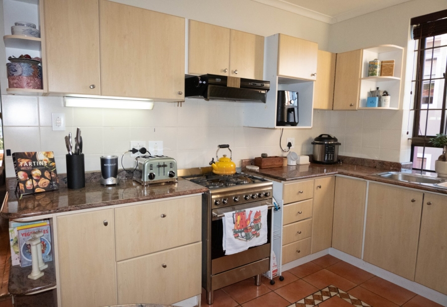 To Let 2 Bedroom Property for Rent in Sea Point Western Cape